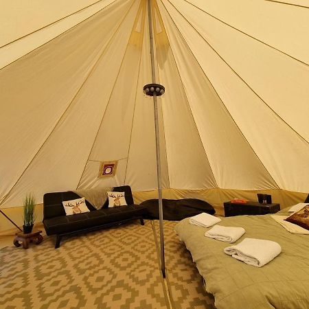 Готель Glamping In Style Bell Tent Ifield Екстер'єр фото