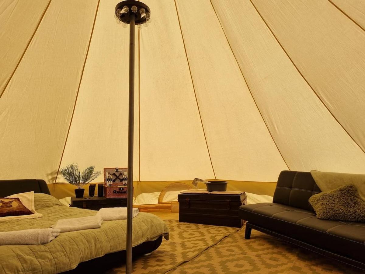 Готель Glamping In Style Bell Tent Ifield Екстер'єр фото