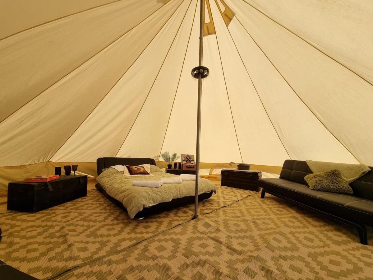 Готель Glamping In Style Bell Tent Ifield Екстер'єр фото